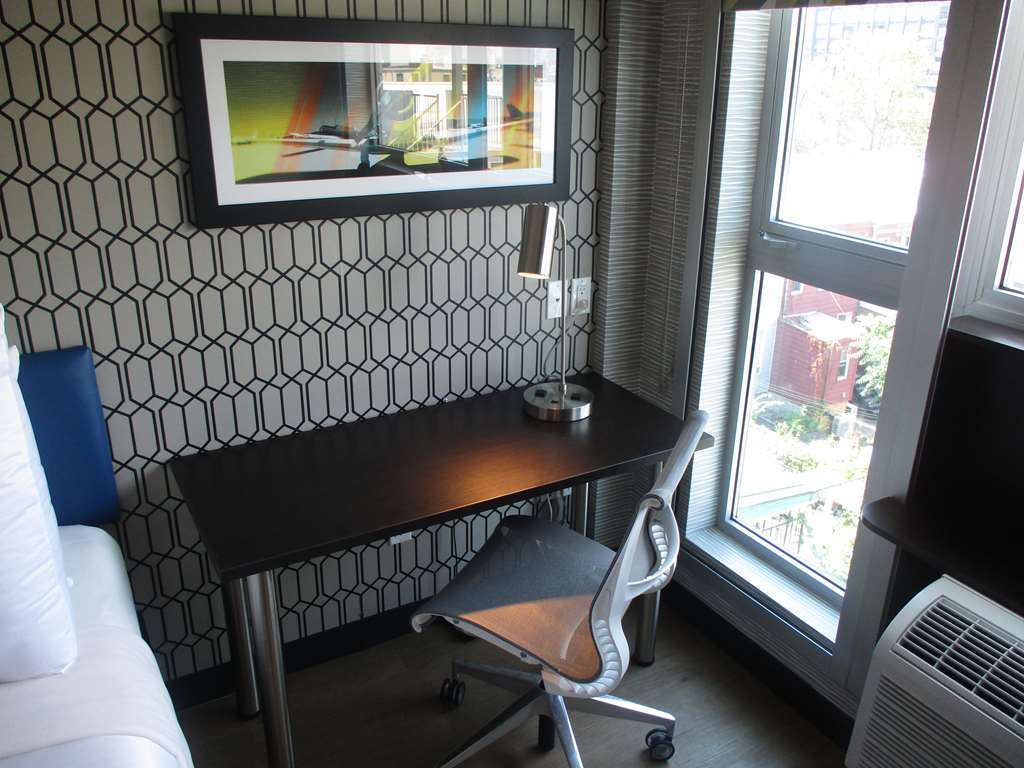 Glo Best Western Brooklyn Nyc New York City Room photo