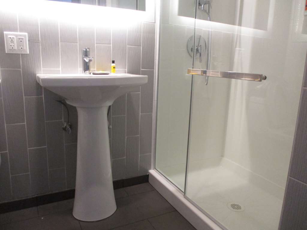 Glo Best Western Brooklyn Nyc New York City Room photo