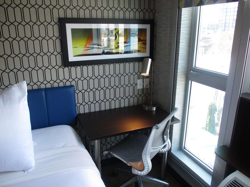 Glo Best Western Brooklyn Nyc New York City Room photo